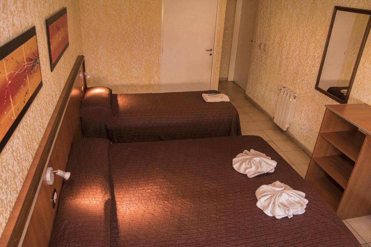 Hotel Saint Tropez Villa Carlos Paz Oda fotoğraf