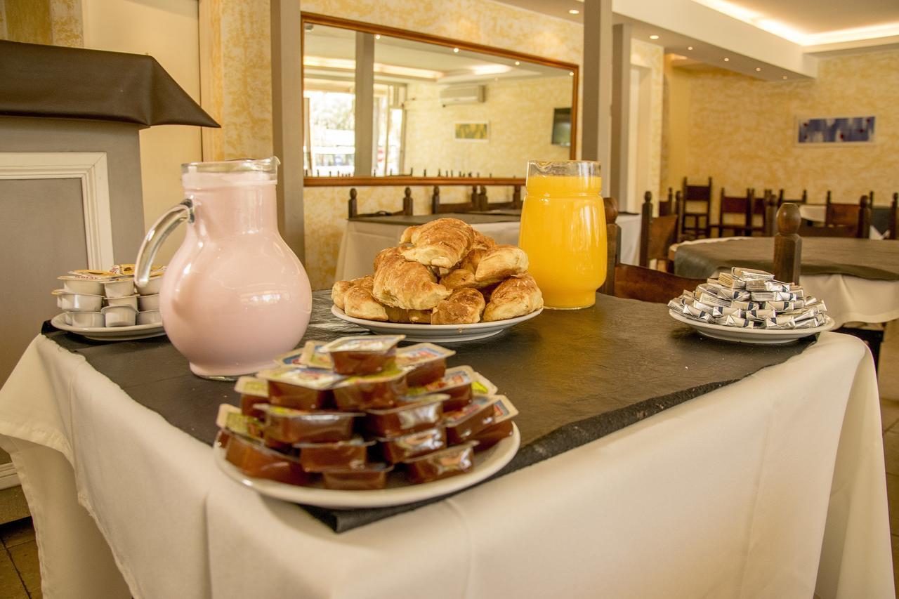 Hotel Saint Tropez Villa Carlos Paz Dış mekan fotoğraf